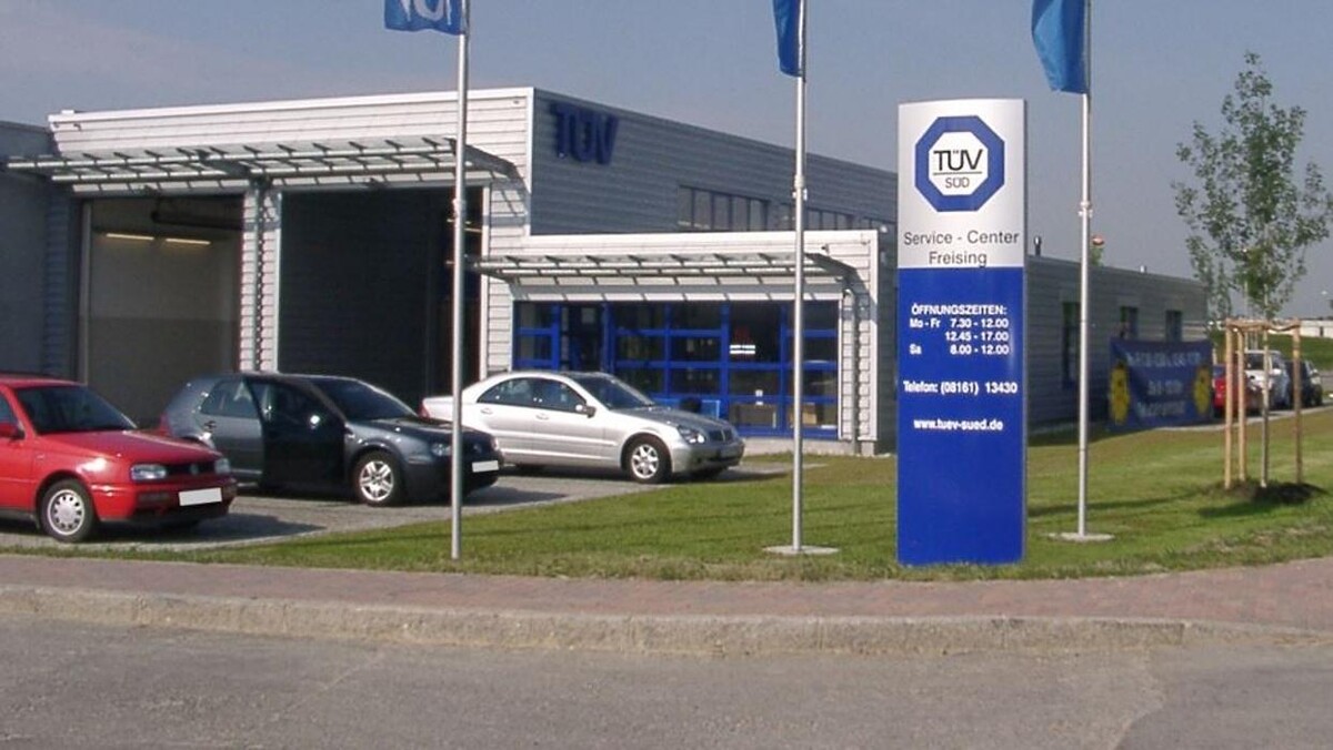 Bilder TÜV SÜD Service-Center Freising