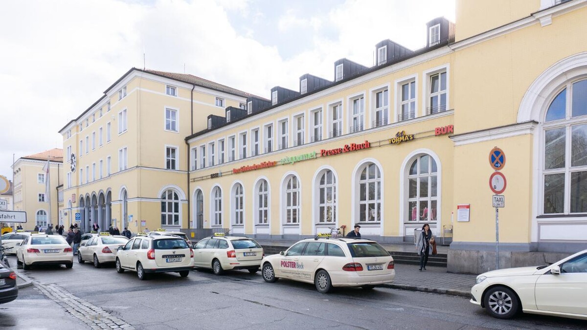 Bilder Schmitt & Hahn Buch und Presse im Hauptbahnhof Regensburg