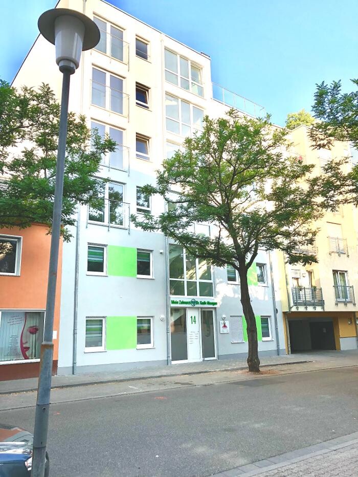 Bilder Dr. Kadir Aksogan, Zahnarzt Frankenthal, Zahnmedizin, Implantologie, Kieferorthopädie