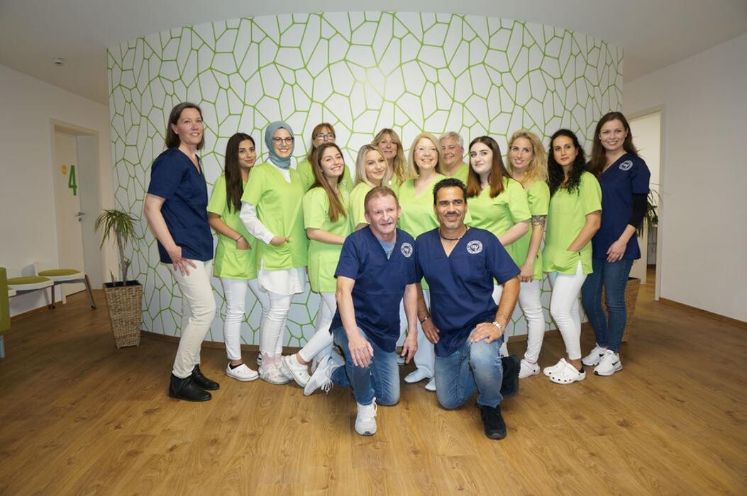 Bilder Dr. Kadir Aksogan, Zahnarzt Frankenthal, Zahnmedizin, Implantologie, Kieferorthopädie