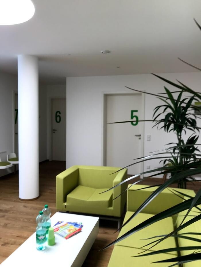 Bilder Dr. Kadir Aksogan, Zahnarzt Frankenthal, Zahnmedizin, Implantologie, Kieferorthopädie
