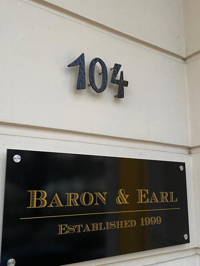 Bilder Baron & Earl