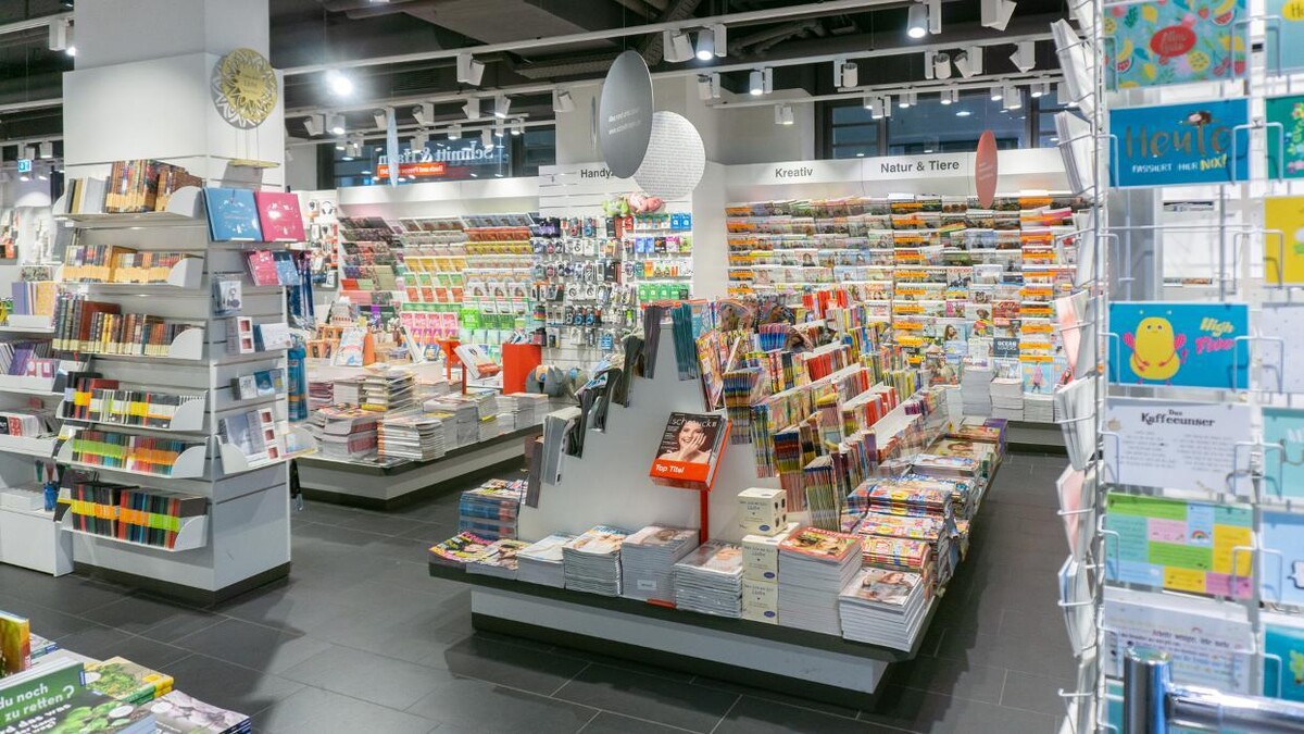 Bilder Schmitt & Hahn Buch und Presse im Hauptbahnhof Nürnberg - Mittelhalle