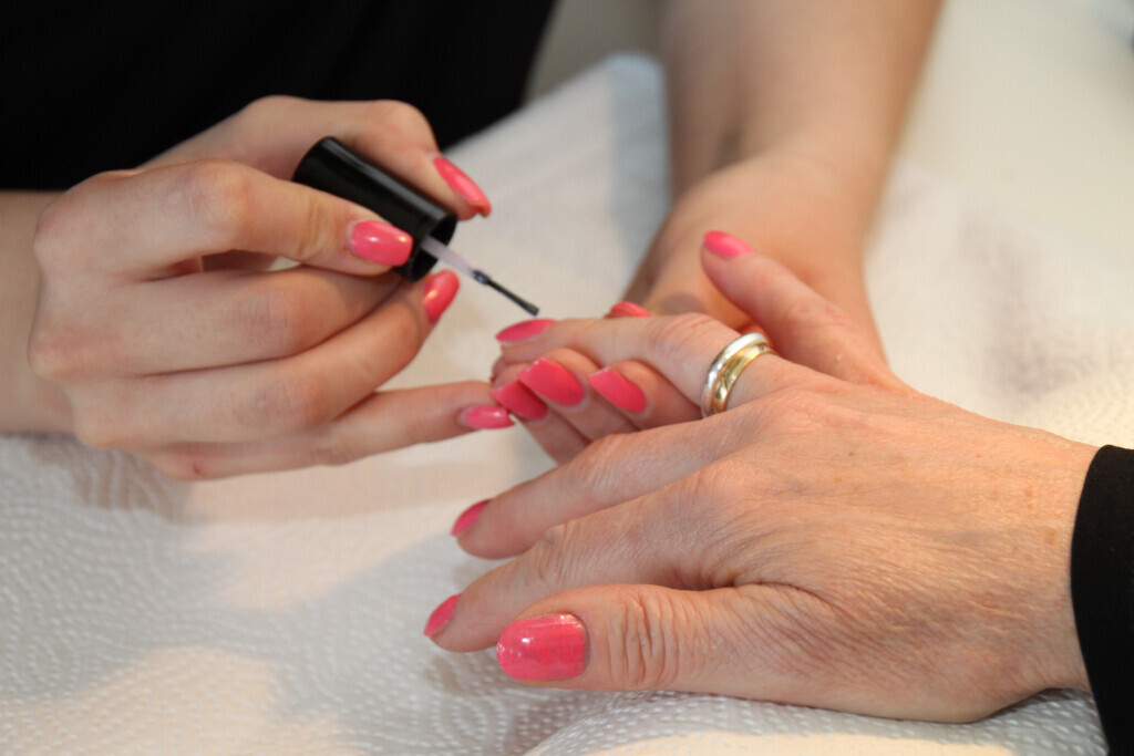 Bilder Raum für Schönheit Karin Off / Ihr Beauty Salon und Friseur