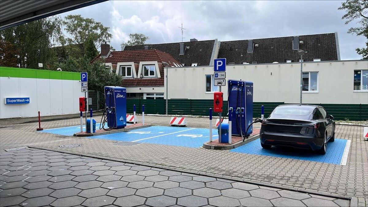 Bilder Aral pulse Ladestation