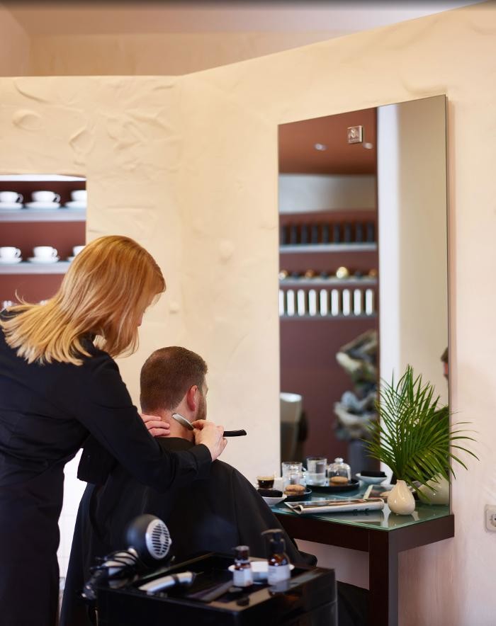 Bilder Friseur Salon Charmeleo