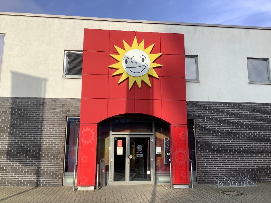 Bilder MERKUR SPIELHALLE Neuss