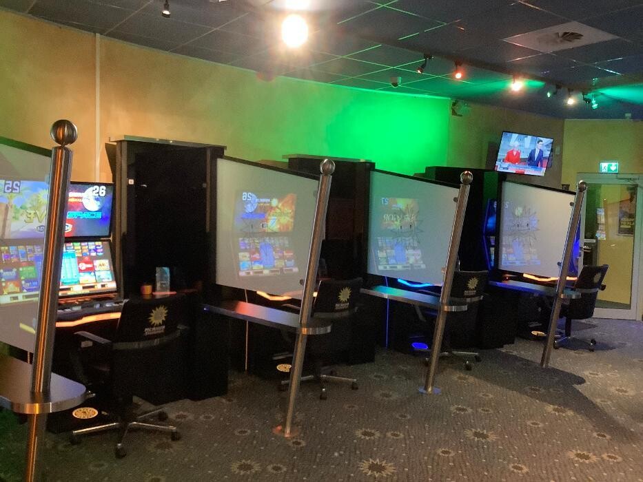 Bilder MERKUR SPIELHALLE Neuss