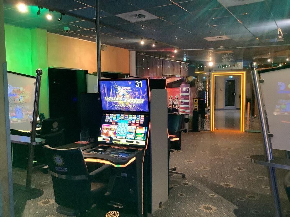 Bilder MERKUR SPIELHALLE Neuss