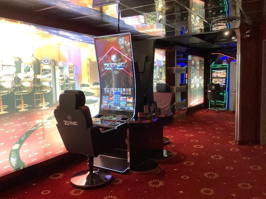 Bilder MERKUR SPIELHALLE Düsseldorf