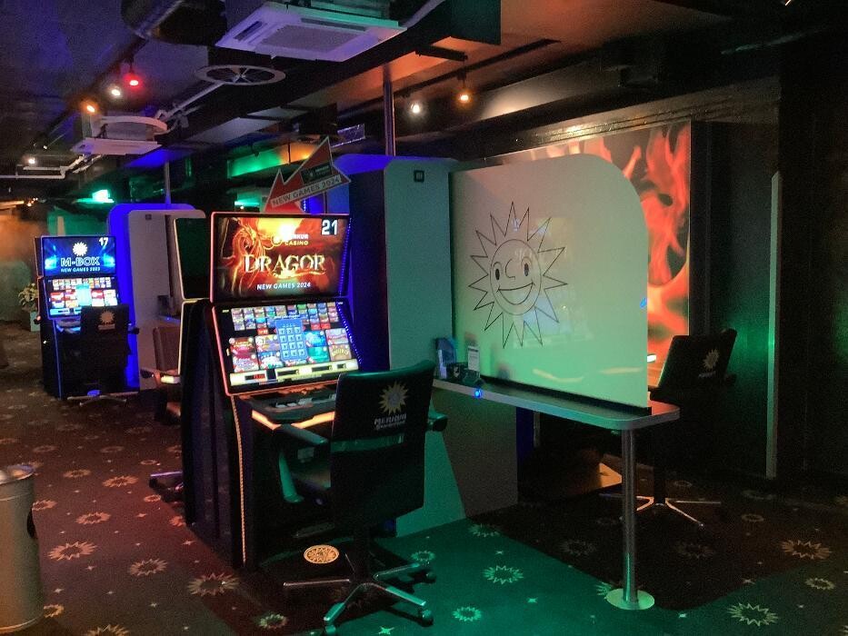 Bilder MERKUR SPIELHALLE Düsseldorf