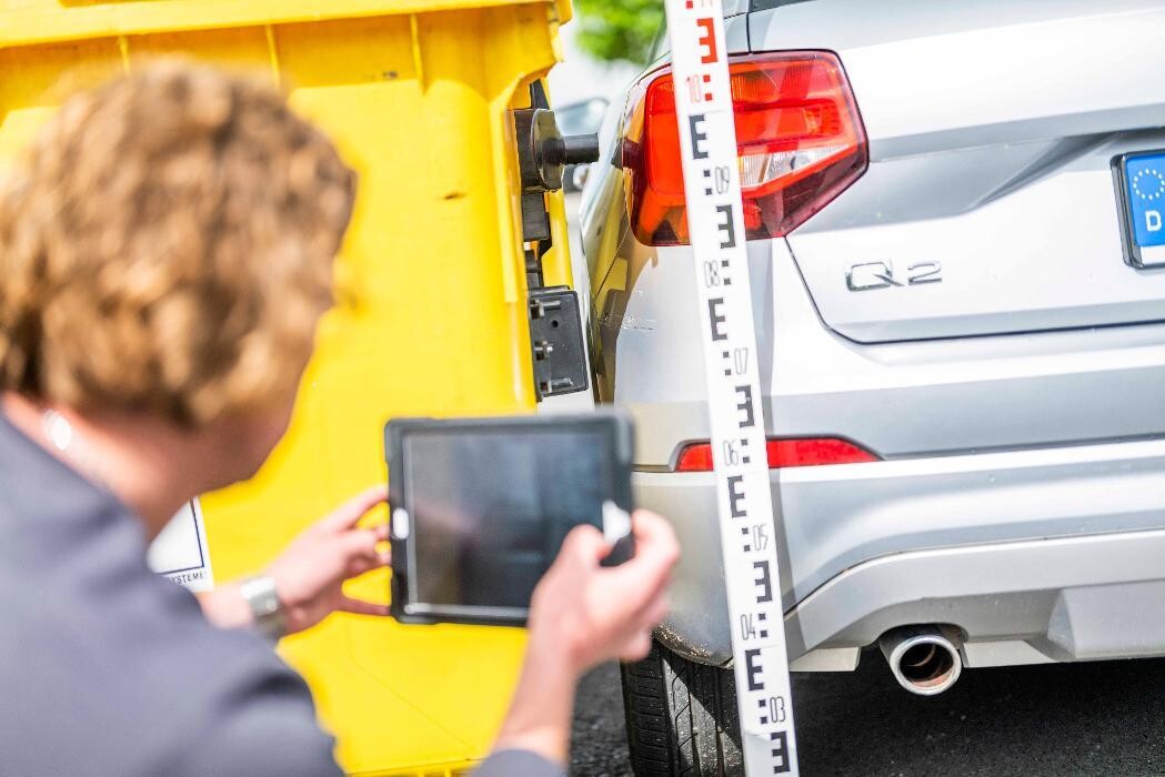 Bilder Radeck & Albert GmbH & Co.KG Kfz-Prüfstelle