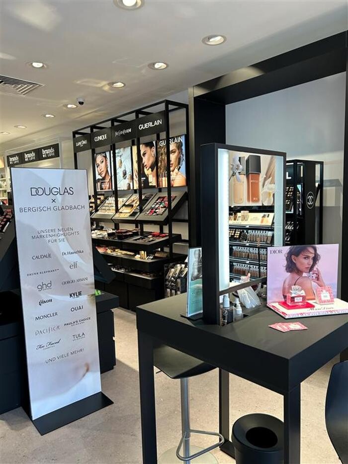 Bilder Douglas Bergisch Gladbach