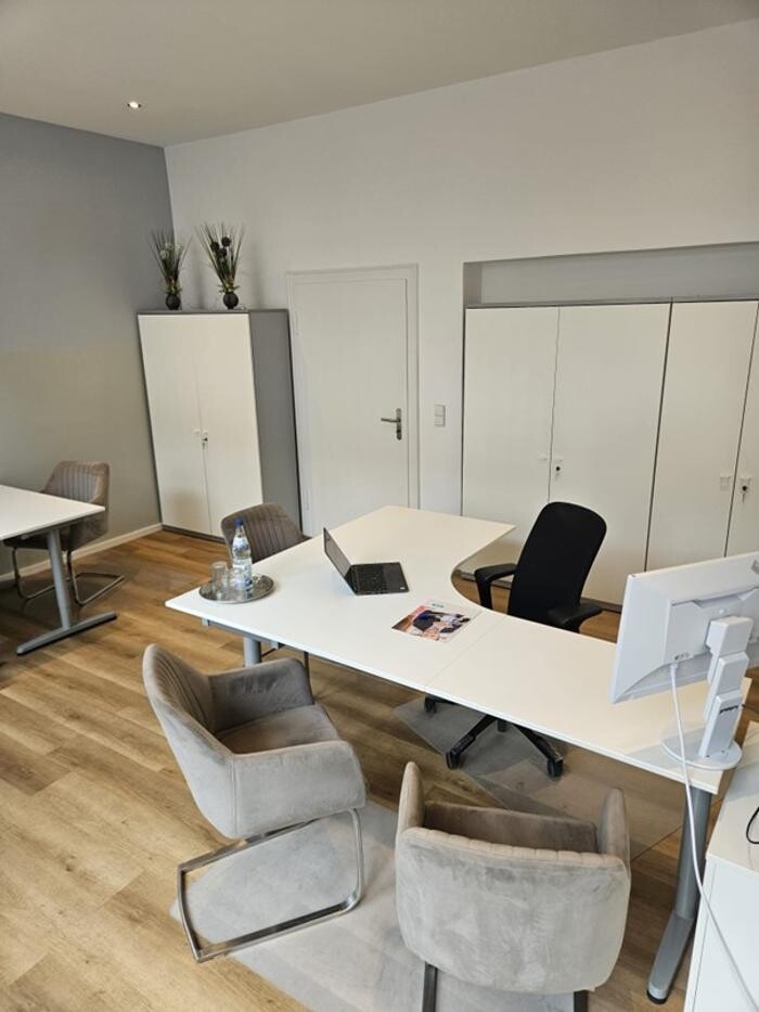 Bilder Debeka Servicebüro Hannover Engelbosteler Damm (Versicherungen und Bausparen)