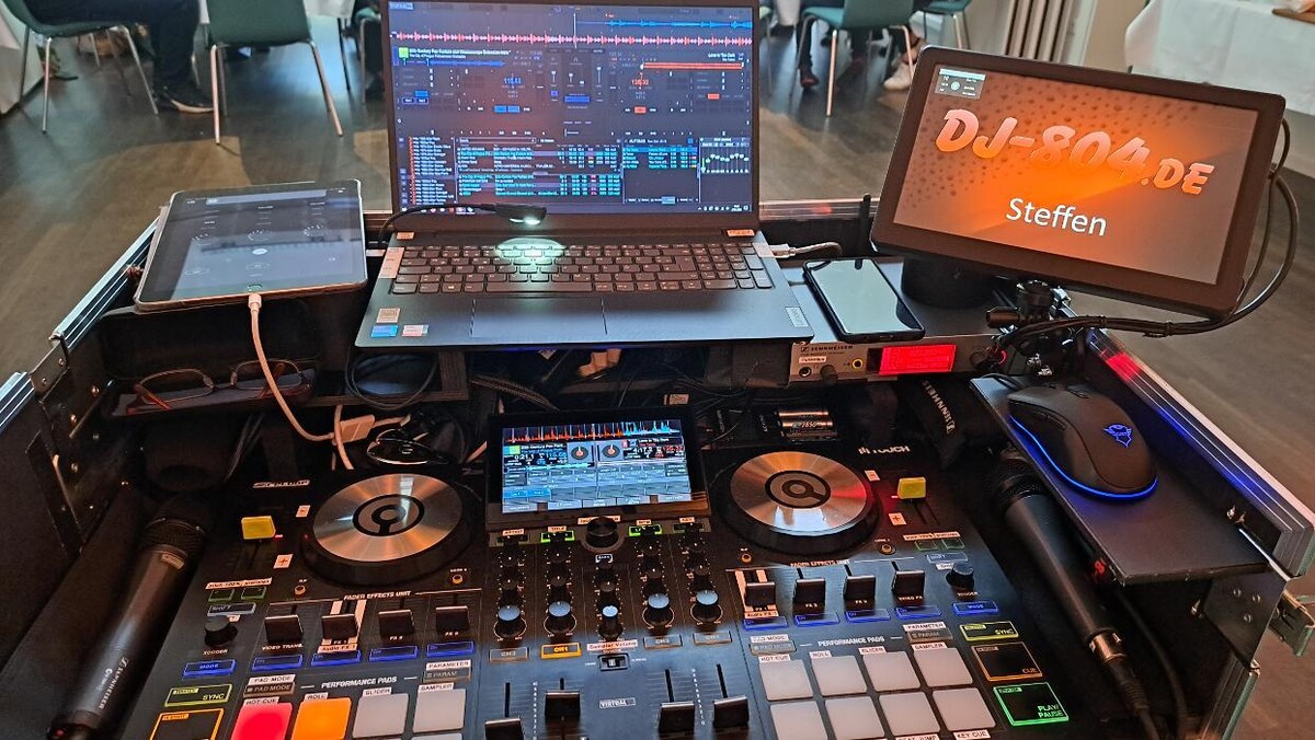 Bilder DJ-804 - Musik & Moderation