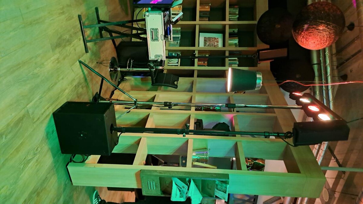 Bilder DJ-804 - Musik & Moderation