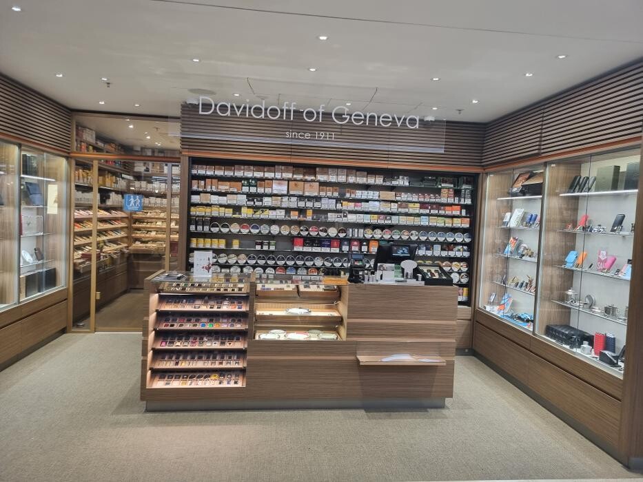 Bilder Davidoff of Geneva since 1911 by WOLSDORFF TOBACCO GmbH im KaDeWe