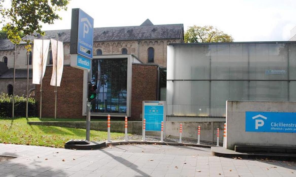 Bilder Parkhaus Cäcilienstraße APCOA
