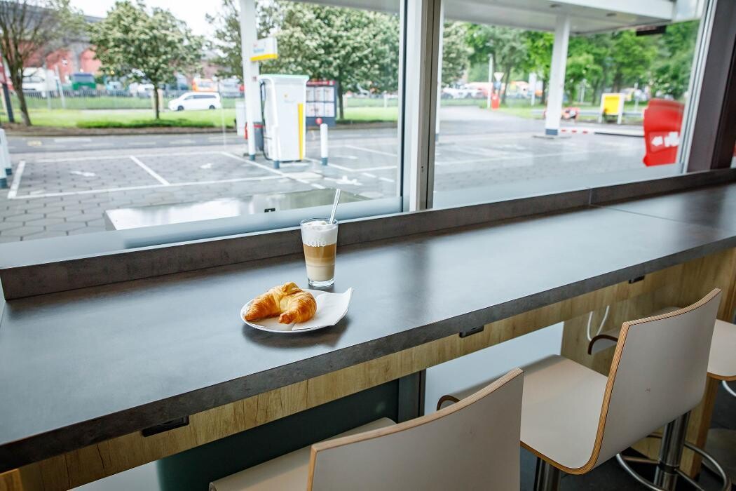 Bilder Shell Recharge Charging Station