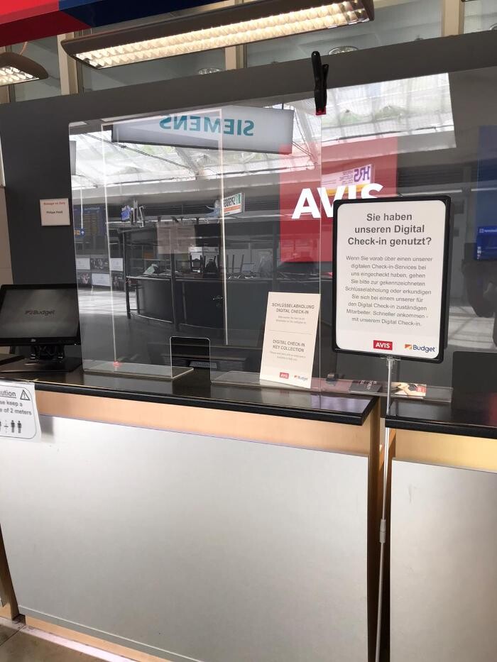 Bilder Avis Autovermietung - Flughafen Nürnberg
