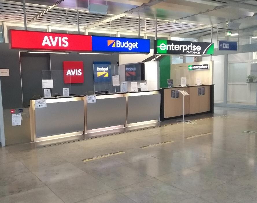 Bilder Avis Autovermietung - Flughafen Nürnberg