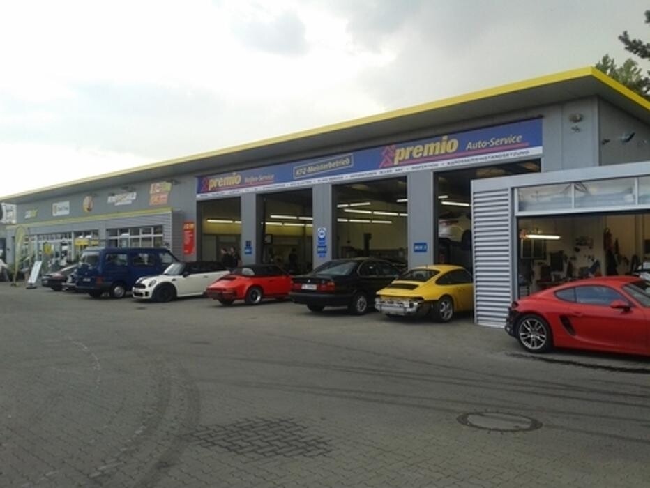 Bilder Premio Reifen + Autoservice Knippschild