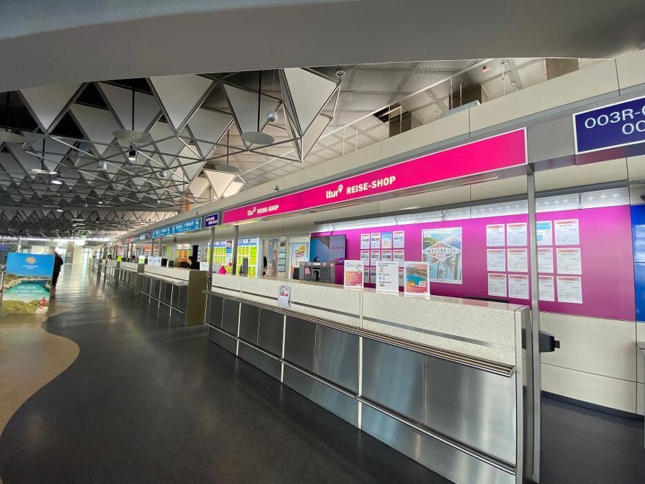Bilder ltur Reisebüro Frankfurt Flughafen Halle C