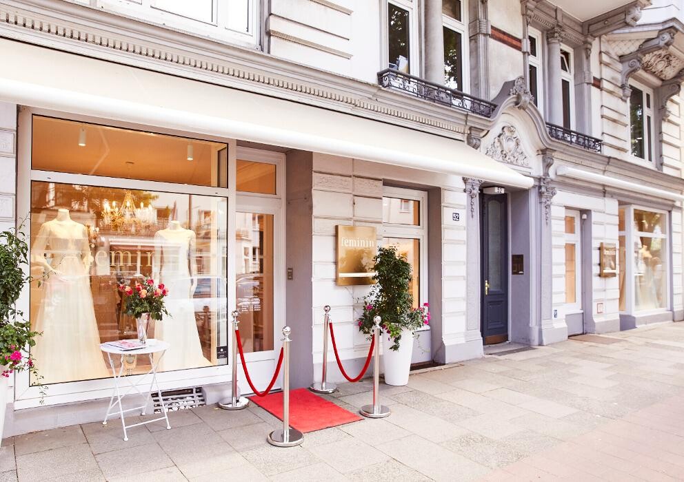 Bilder feminin Brautmode Hamburg - Hochzeitskleider & Brautkleider