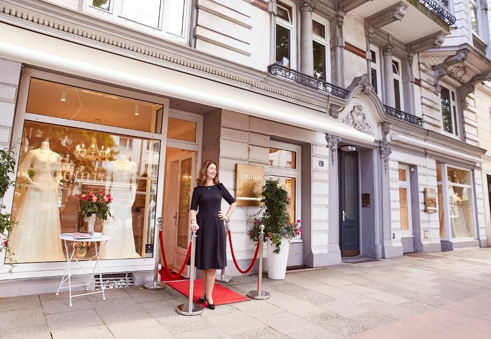 Bilder feminin Brautmode Hamburg - Hochzeitskleider & Brautkleider