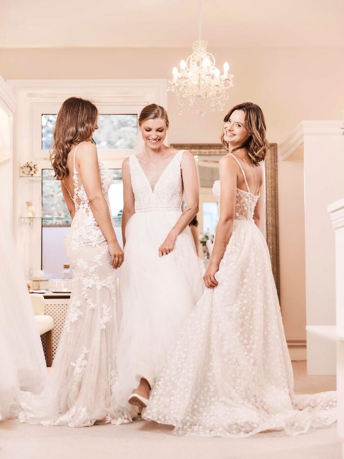Bilder feminin Brautmode Hamburg - Hochzeitskleider & Brautkleider
