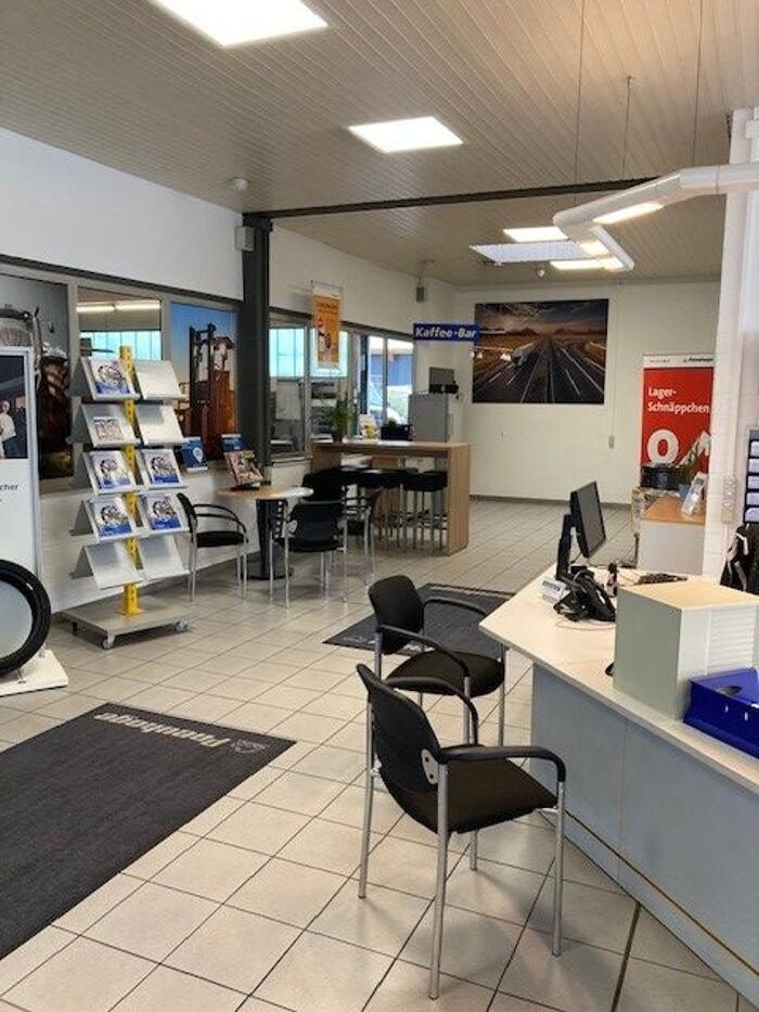 Bilder Pneuhage Reifen und Autoservice