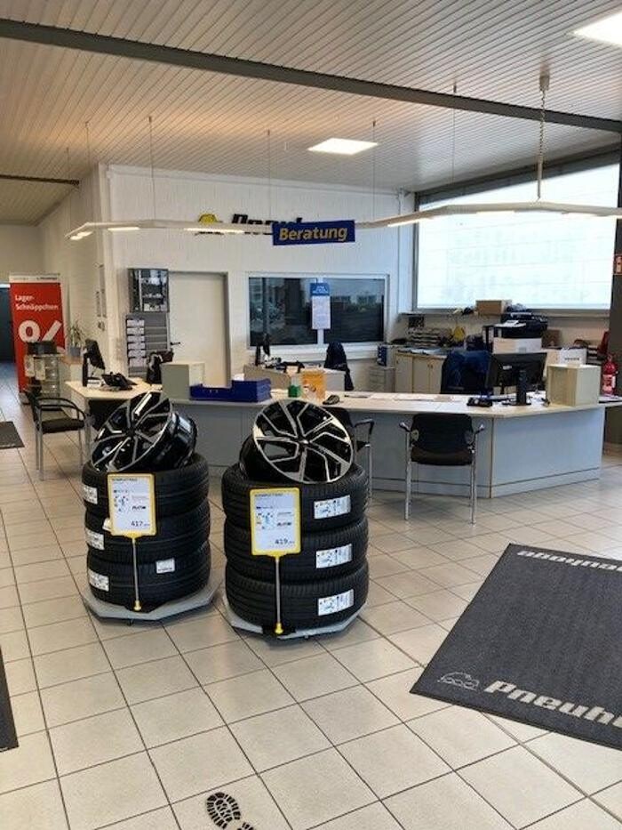 Bilder Pneuhage Reifen und Autoservice