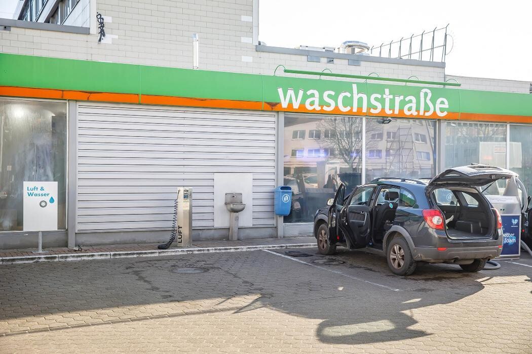 Bilder Shell Recharge Charging Station