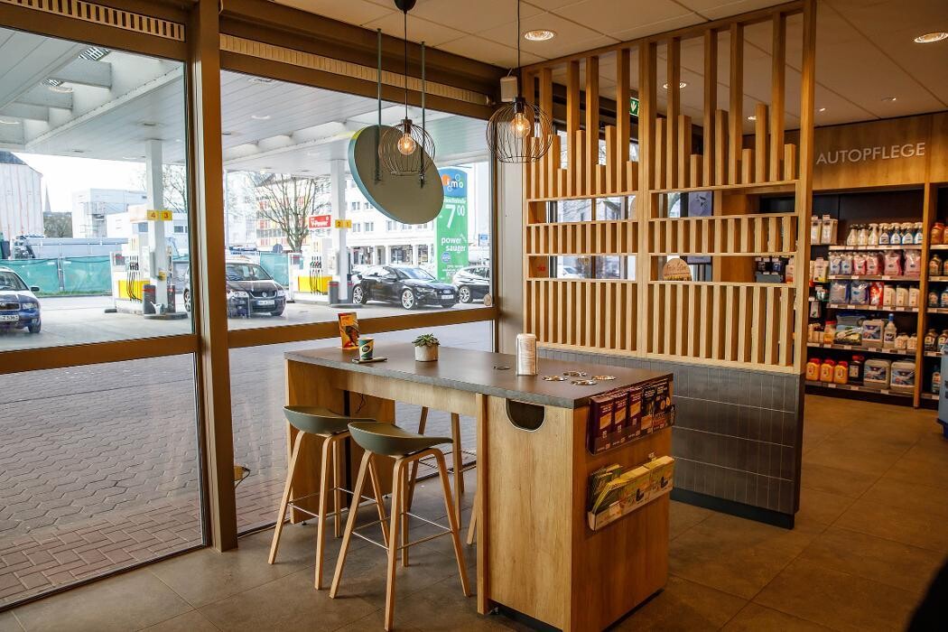 Bilder Shell Recharge Charging Station