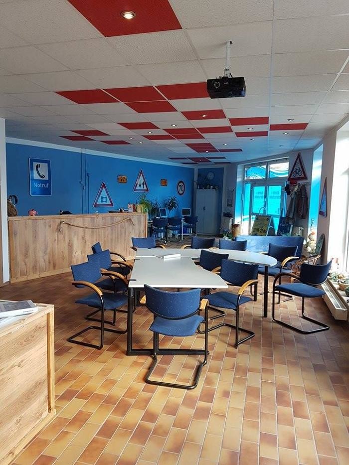 Bilder Fahrschule Intakt