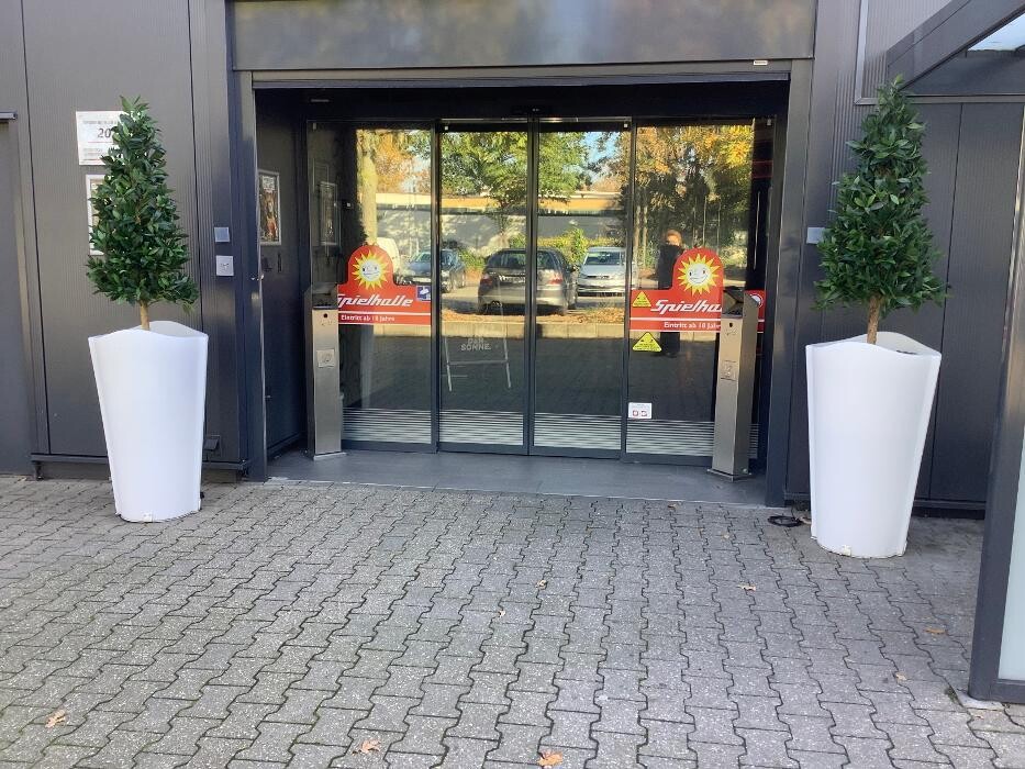 Bilder MERKUR SPIELHALLE Viersen