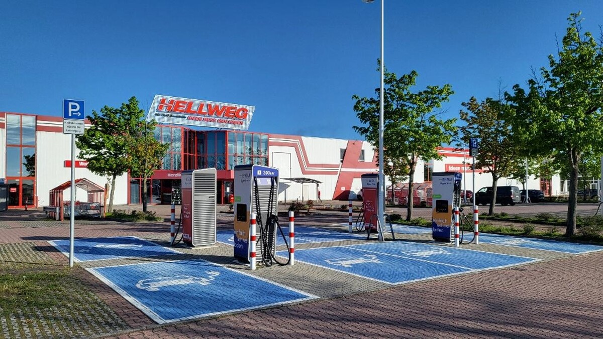 Bilder HELLWEG - Die Profi-Baumärkte Ahrensfelde