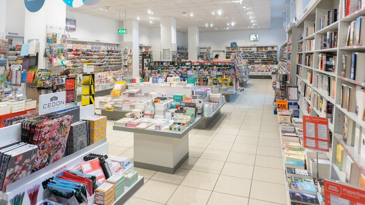 Bilder Schmitt & Hahn Buch und Presse im Bahnhof Passau