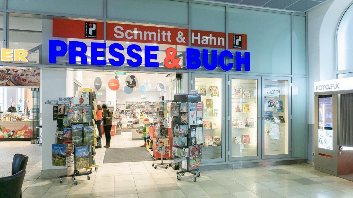 Bilder Schmitt & Hahn Buch und Presse im Bahnhof Passau