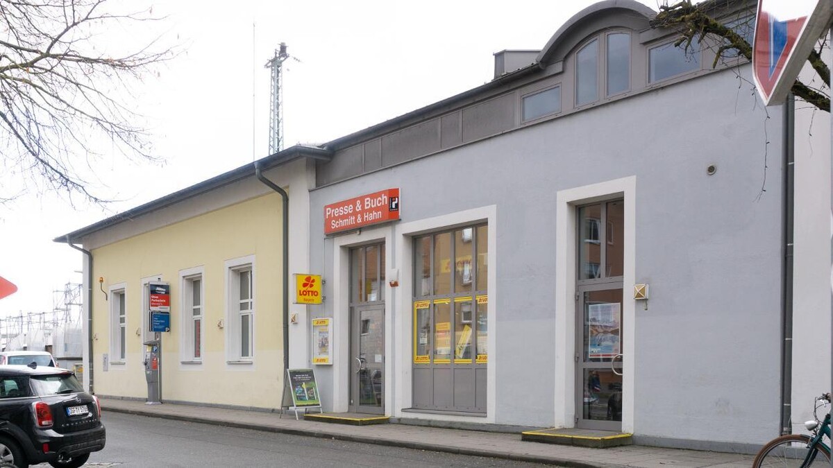 Bilder Schmitt & Hahn Buch und Presse im Bahnhof Straubing