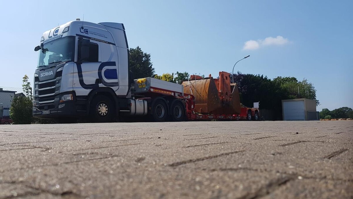 Bilder LC Schwertransport und Kontraktlogistik GmbH