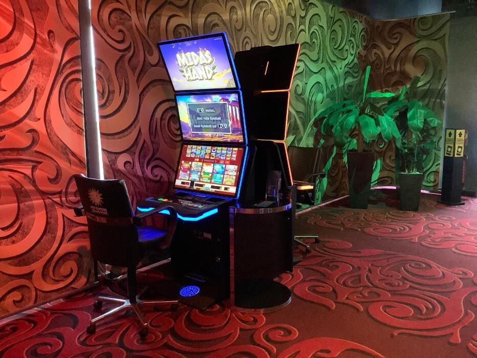 Bilder MERKUR SPIELHALLE Moers