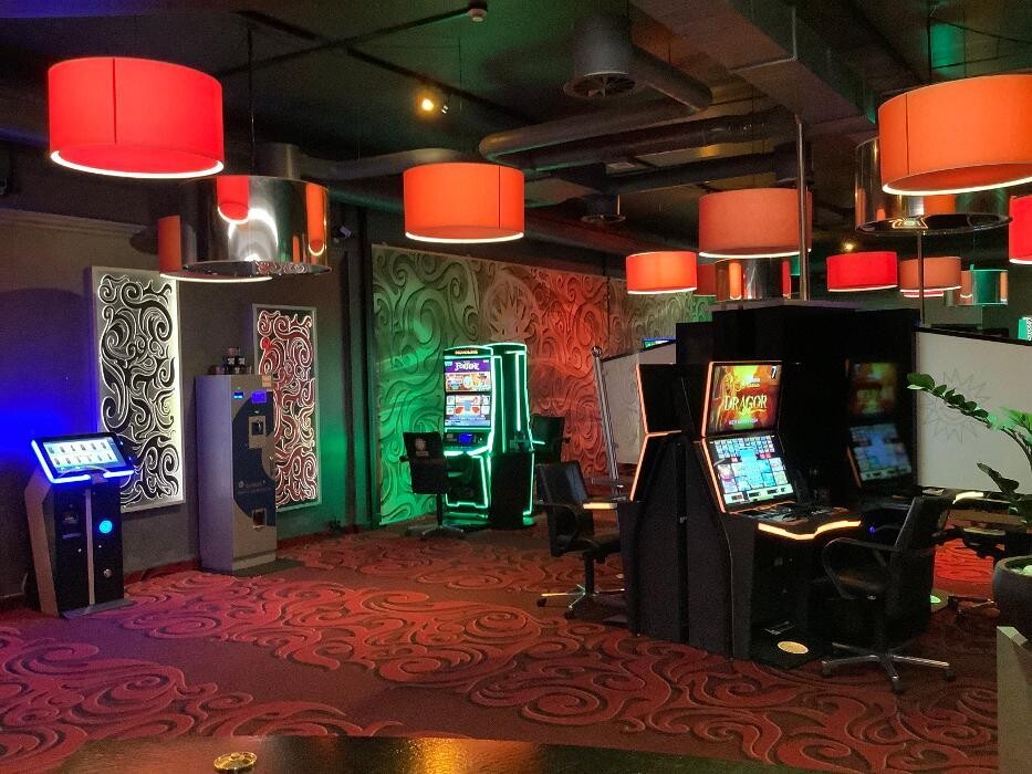 Bilder MERKUR SPIELHALLE Moers