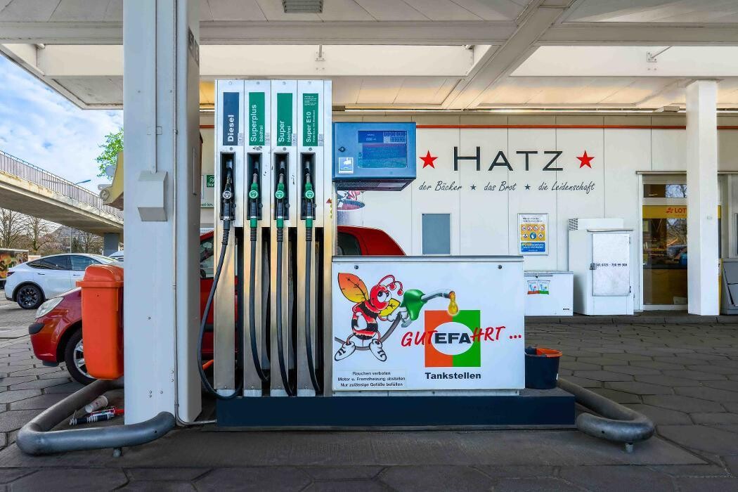 Bilder EFA/bft Tankstelle
