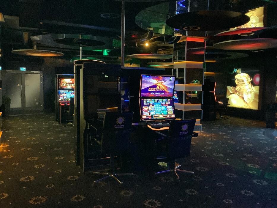 Bilder MERKUR SPIELHALLE Neutraubling