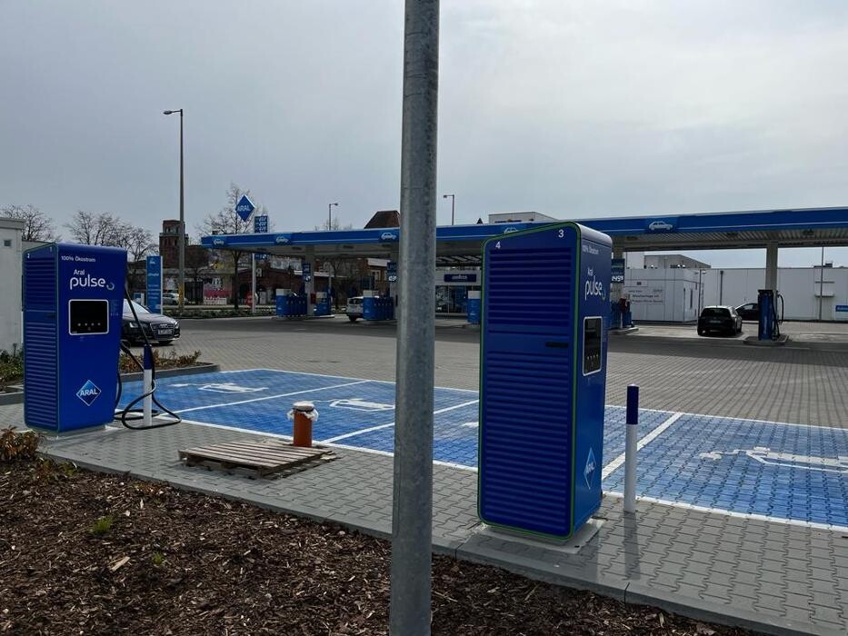 Bilder Aral pulse Ladestation