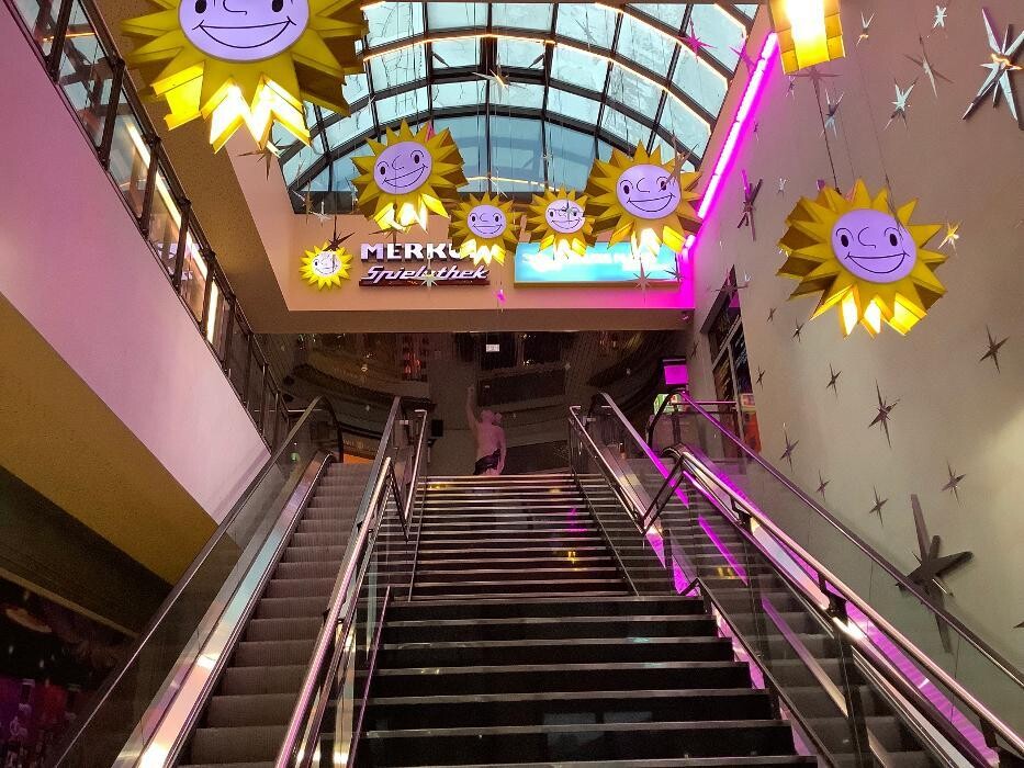 Bilder MERKUR SPIELHALLE Düsseldorf