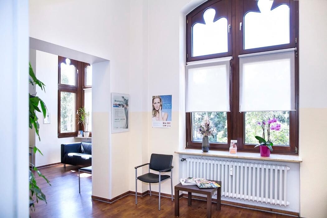 Bilder Praxis für Chirurgie und Orthopädie im Gesundheitszentrum St. Johannes Hospital