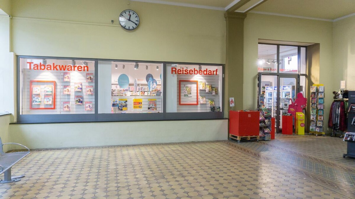 Bilder Schmitt & Hahn Buch und Presse im Bahnhof Bad Kissingen