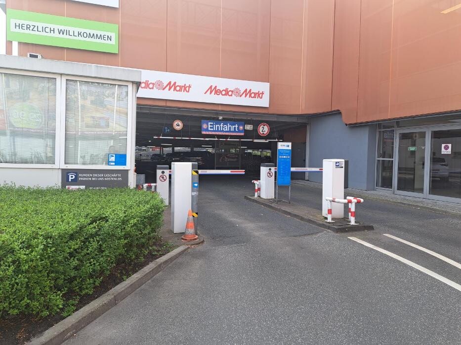 Bilder Parkhaus EKZ Nedderfeld APCOA